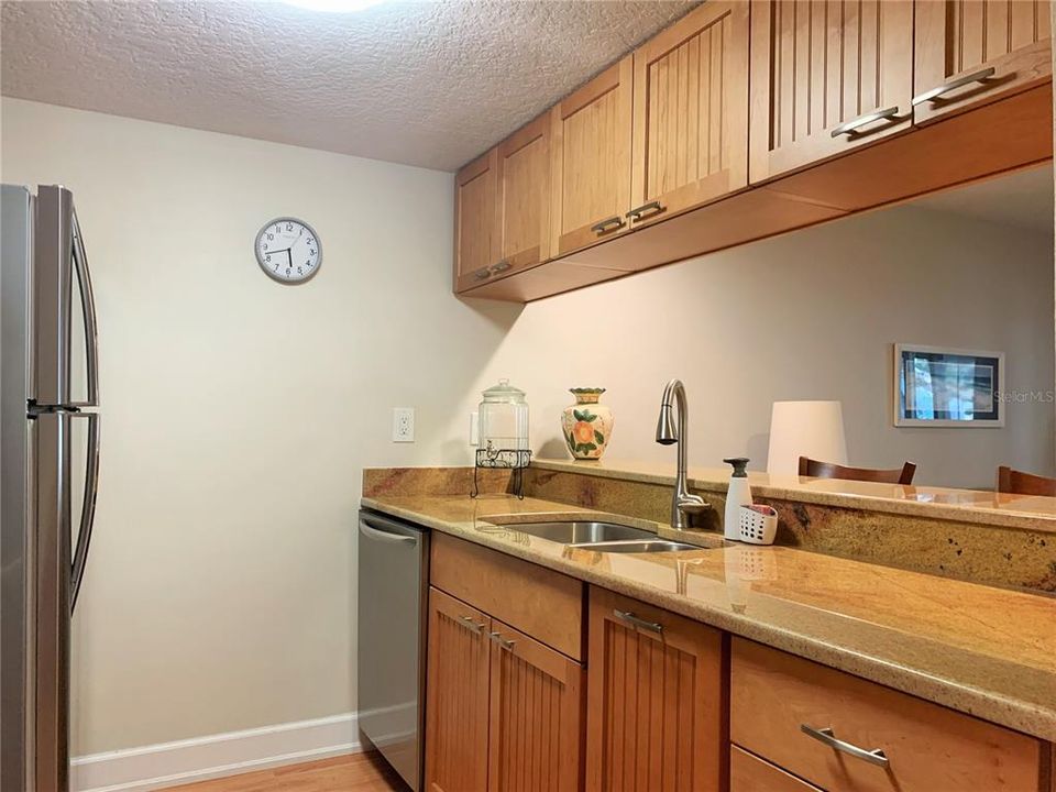 Active With Contract: $289,000 (2 beds, 2 baths, 1280 Square Feet)