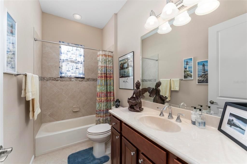 For Sale: $373,900 (2 beds, 2 baths, 1510 Square Feet)