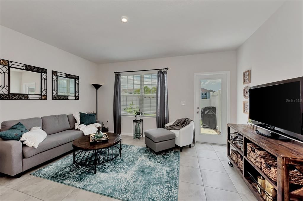 Active With Contract: $324,000 (3 beds, 2 baths, 1440 Square Feet)