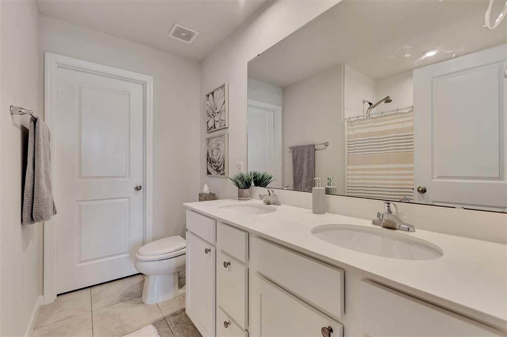 Active With Contract: $324,000 (3 beds, 2 baths, 1440 Square Feet)