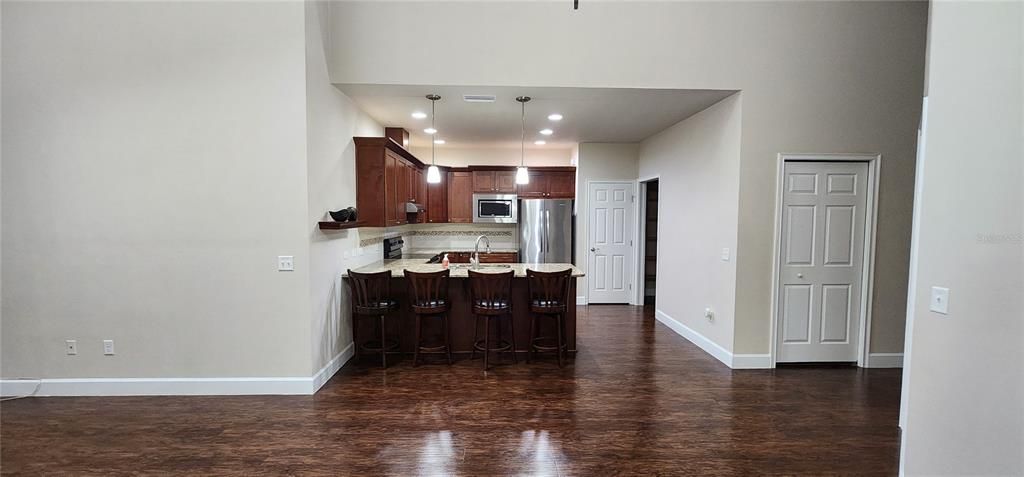 Recently Rented: $2,000 (2 beds, 2 baths, 1464 Square Feet)