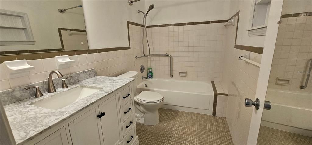 В аренду: $1,800 (2 спален, 2 ванн, 1400 Квадратных фут)