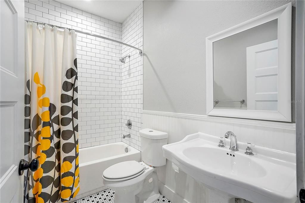 合同活跃: $625,000 (3 贝兹, 2 浴室, 1499 平方英尺)