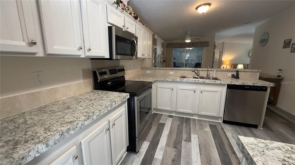 For Sale: $249,900 (3 beds, 2 baths, 1539 Square Feet)