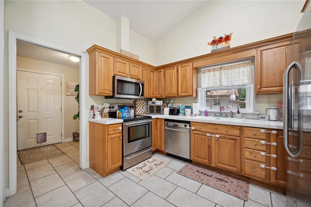 For Sale: $489,900 (3 beds, 2 baths, 2304 Square Feet)