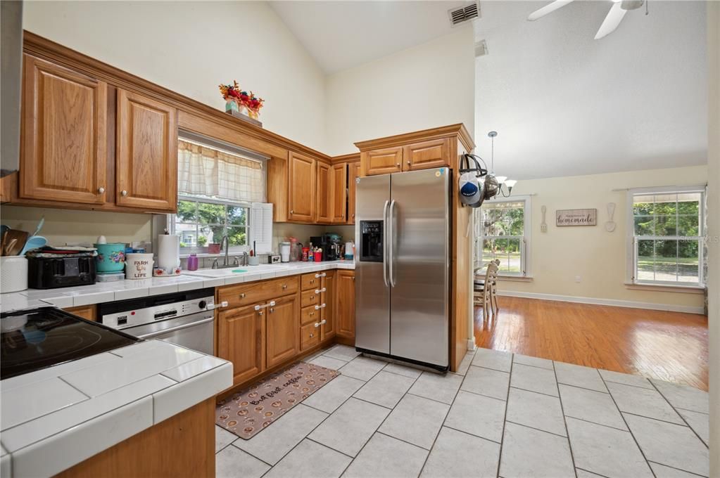 For Sale: $489,900 (3 beds, 2 baths, 2304 Square Feet)