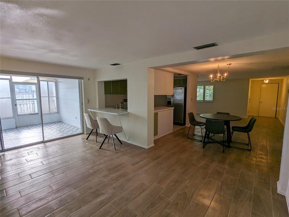 For Rent: $1,700 (2 beds, 1 baths, 1176 Square Feet)