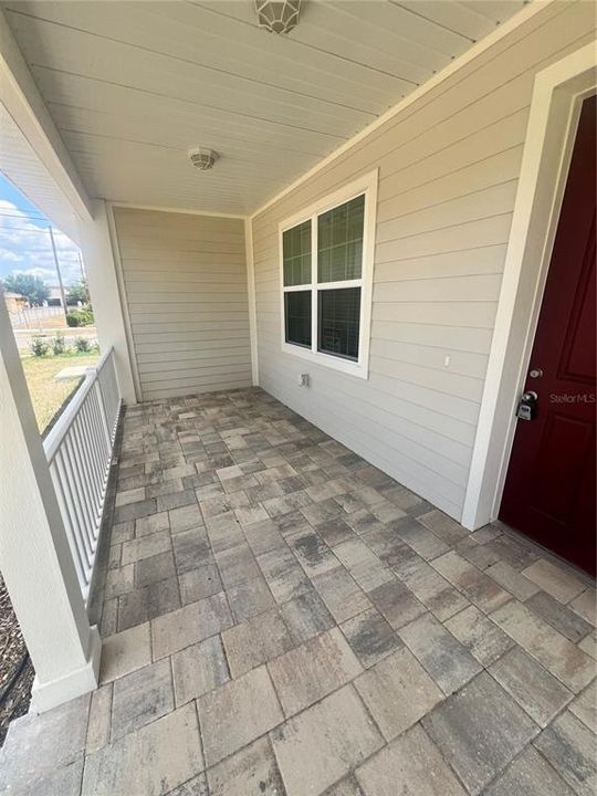 Active With Contract: $2,000 (3 beds, 2 baths, 1485 Square Feet)