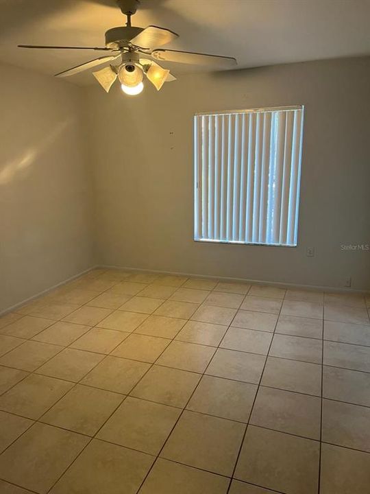 For Sale: $320,000 (3 beds, 1 baths, 891 Square Feet)