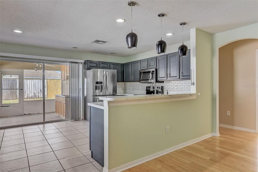 For Sale: $364,900 (3 beds, 2 baths, 1329 Square Feet)