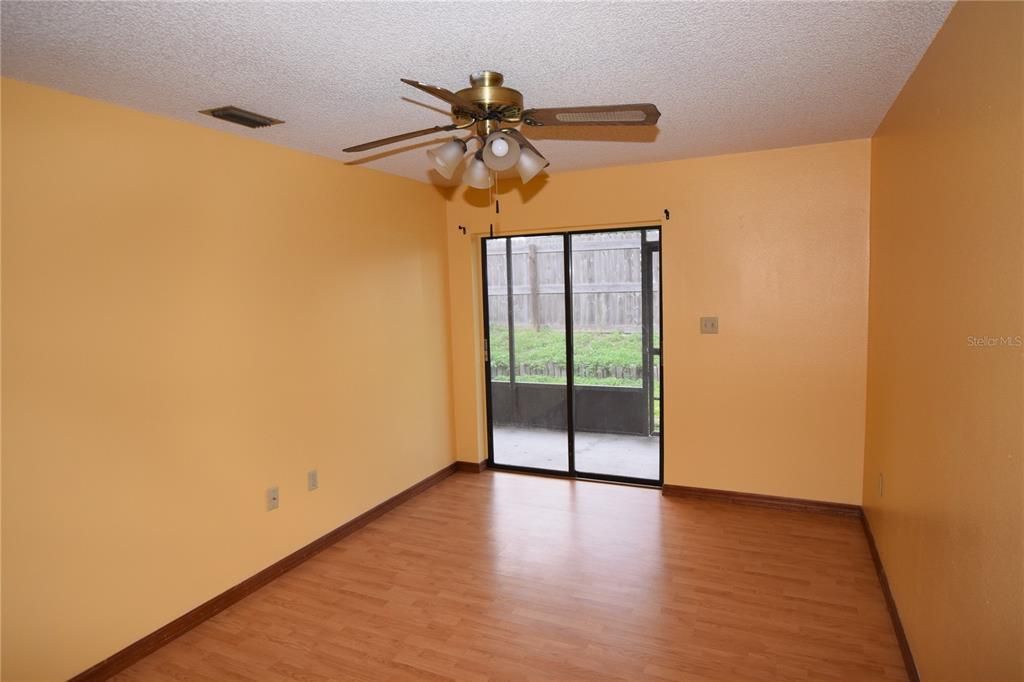 Recently Rented: $1,200 (2 beds, 1 baths, 1208 Square Feet)