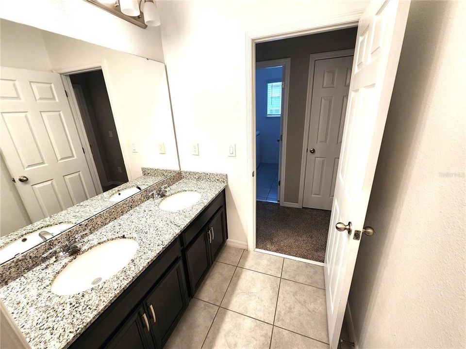 For Rent: $2,600 (4 beds, 2 baths, 2070 Square Feet)