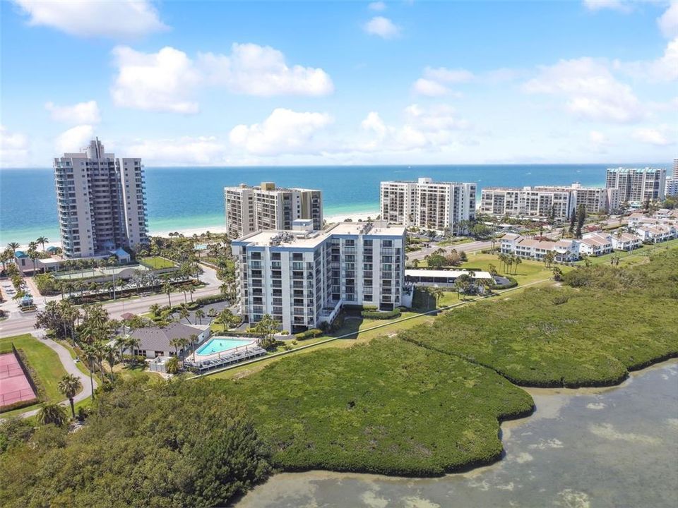For Sale: $874,900 (2 beds, 2 baths, 1390 Square Feet)