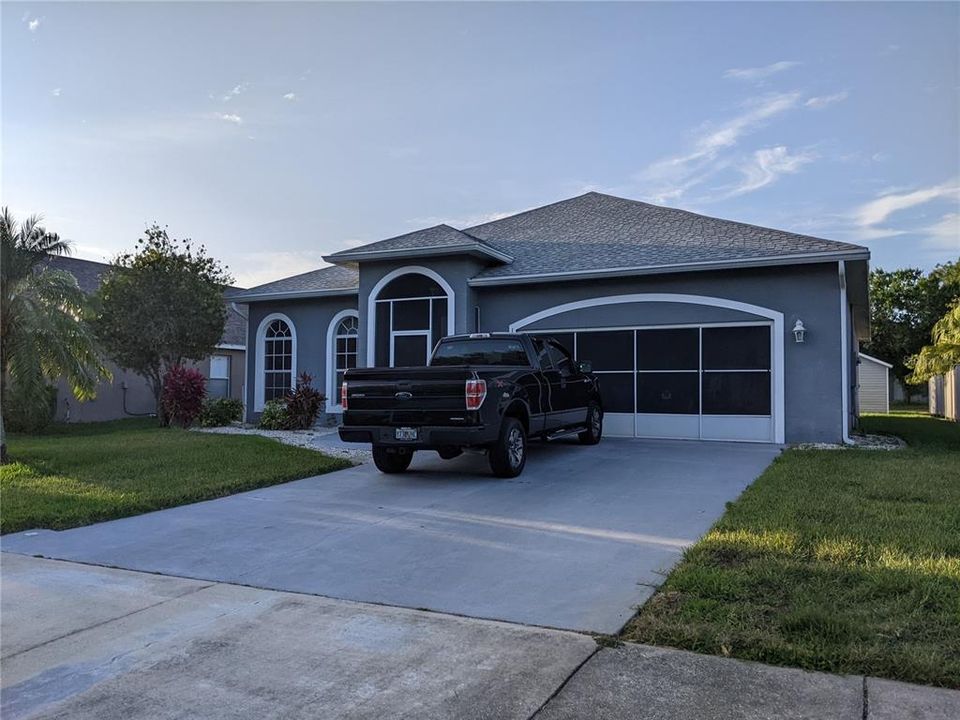 For Sale: $390,000 (3 beds, 2 baths, 1979 Square Feet)