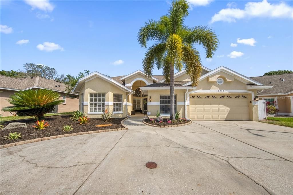Active With Contract: $719,900 (4 beds, 3 baths, 2304 Square Feet)