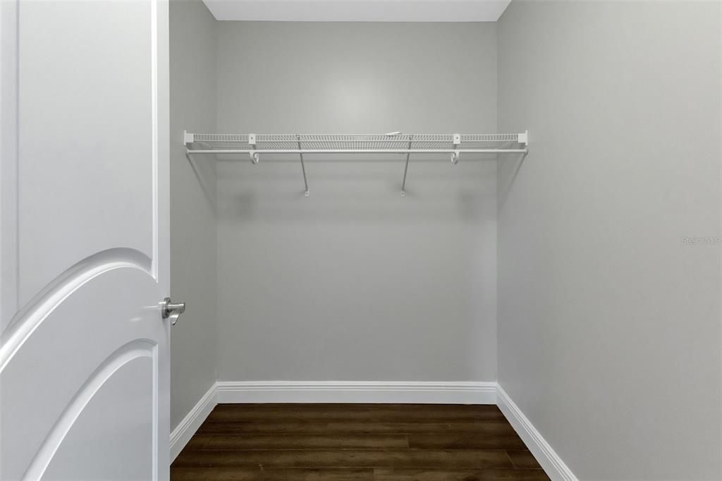 Walk-in Closet 1