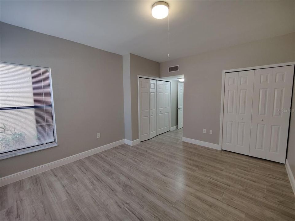 For Sale: $242,000 (2 beds, 2 baths, 935 Square Feet)