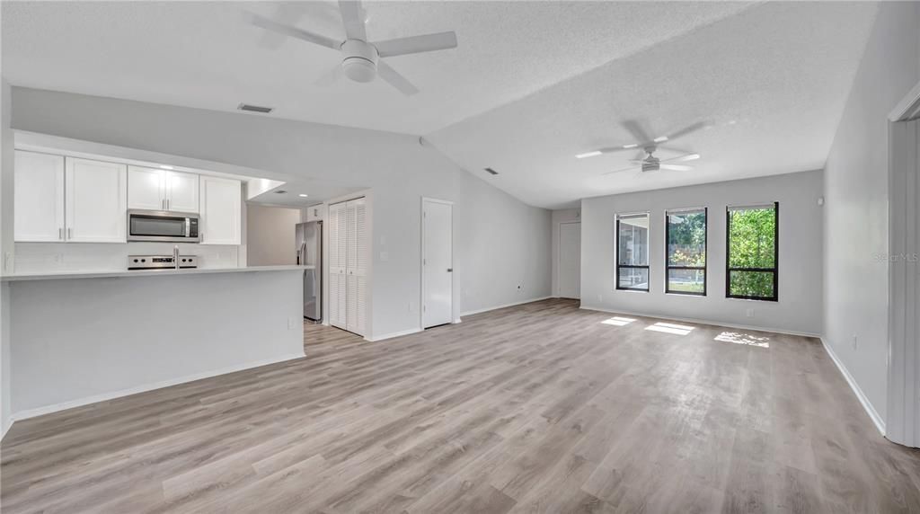 For Sale: $379,900 (3 beds, 2 baths, 1542 Square Feet)