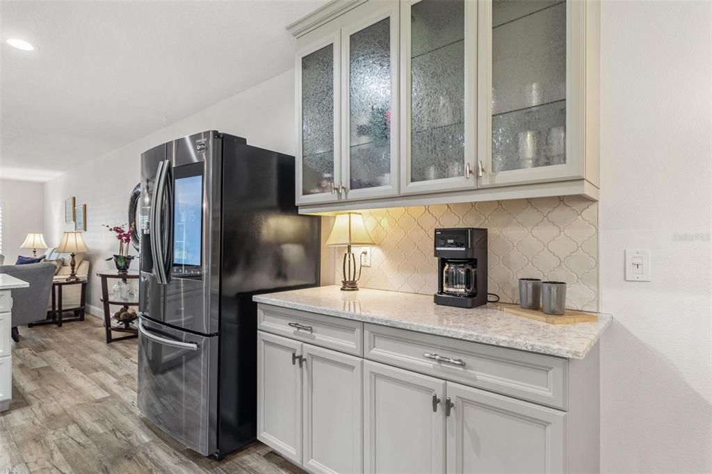 For Sale: $299,900 (2 beds, 2 baths, 1400 Square Feet)