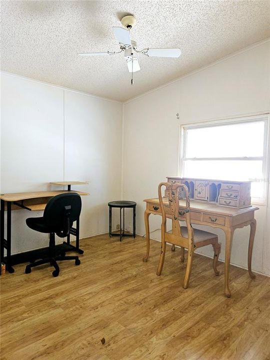 For Sale: $125,000 (2 beds, 2 baths, 896 Square Feet)
