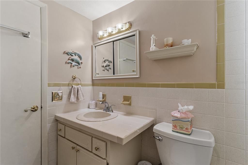 For Sale: $389,900 (2 beds, 2 baths, 1191 Square Feet)
