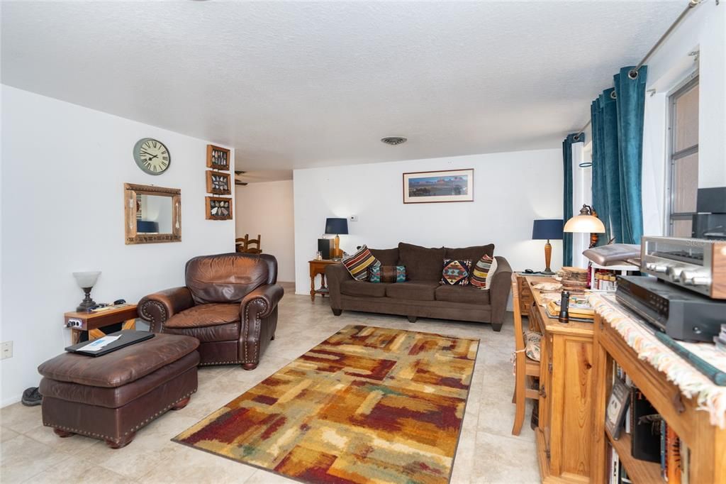For Sale: $315,000 (2 beds, 2 baths, 1032 Square Feet)