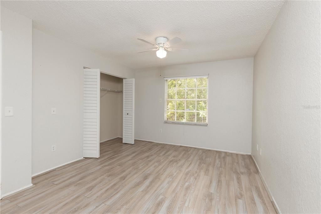 Active With Contract: $206,900 (3 beds, 2 baths, 1044 Square Feet)