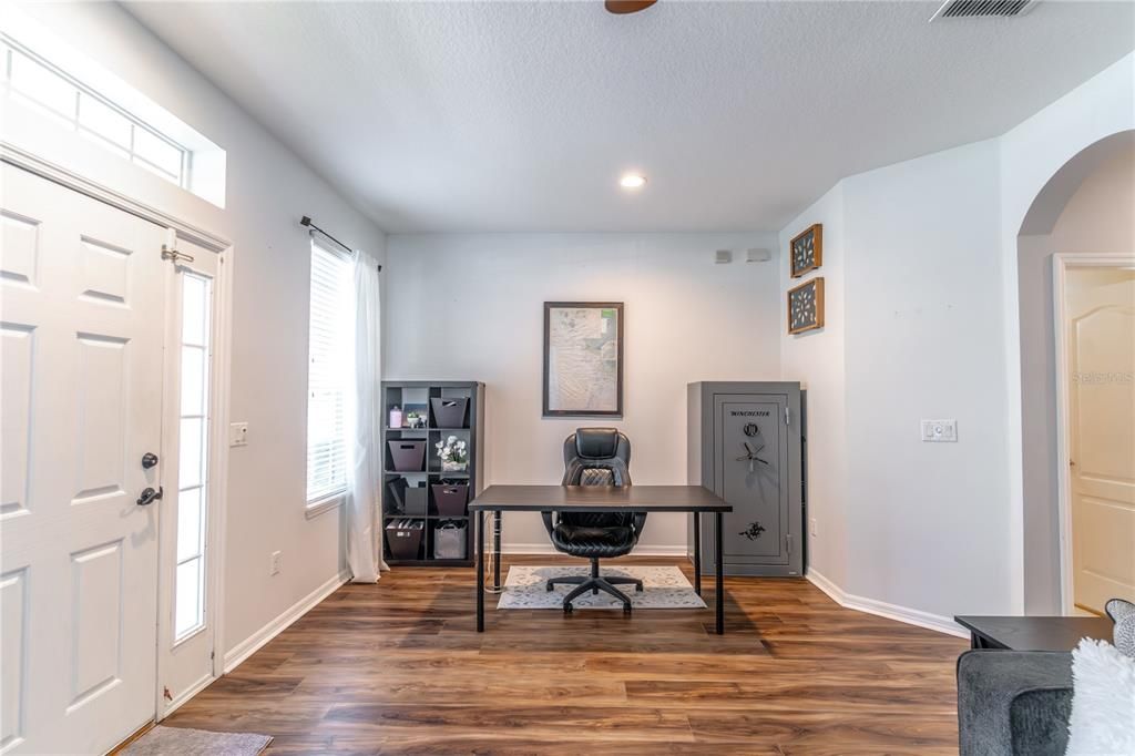 For Sale: $425,000 (3 beds, 2 baths, 1877 Square Feet)