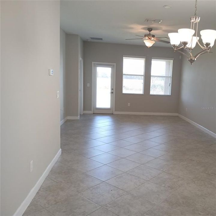 For Rent: $2,275 (3 beds, 2 baths, 1609 Square Feet)