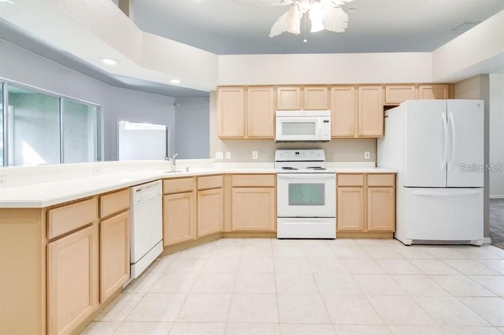 Active With Contract: $2,150 (3 beds, 2 baths, 2374 Square Feet)