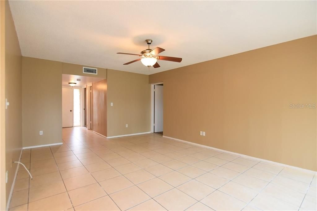 For Rent: $1,600 (2 beds, 2 baths, 1200 Square Feet)