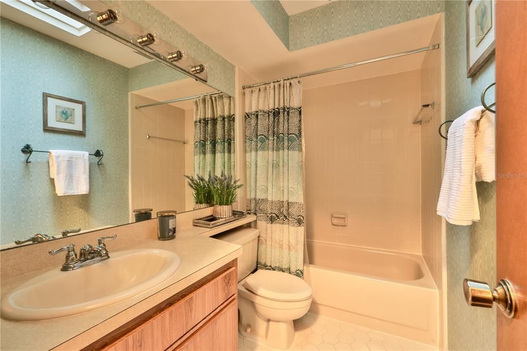 Недавно арендовано: $1,850 (2 спален, 2 ванн, 1300 Квадратных фут)
