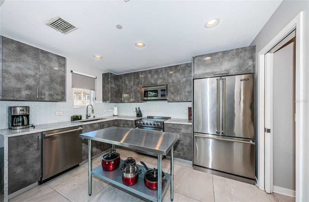 For Sale: $735,000 (2 beds, 2 baths, 1515 Square Feet)