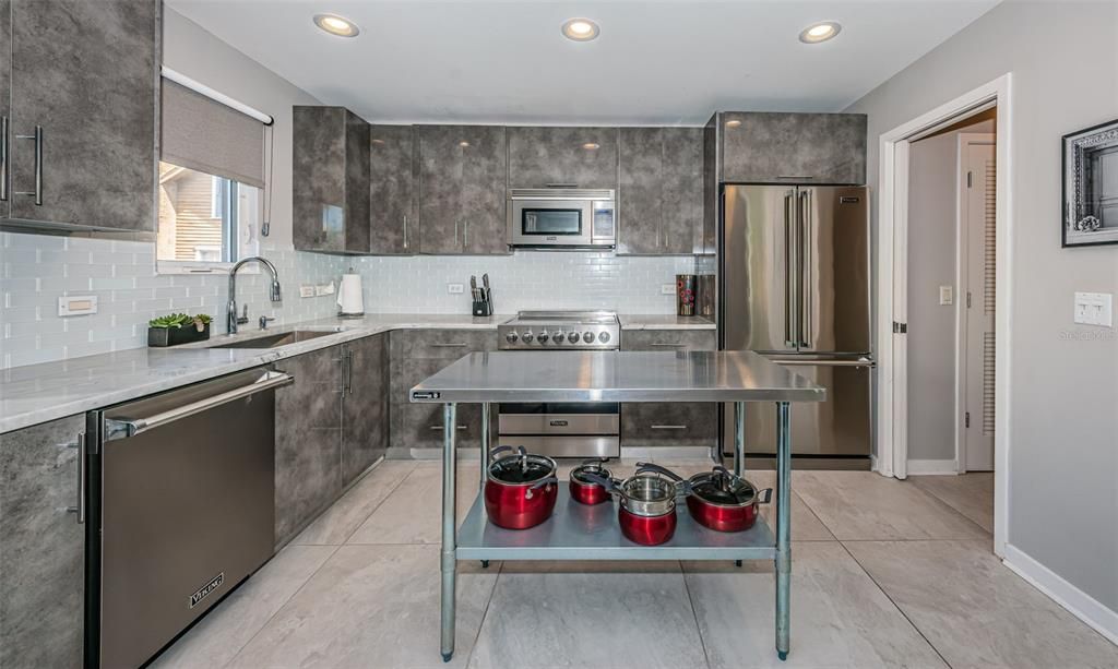 Active With Contract: $735,000 (2 beds, 2 baths, 1515 Square Feet)