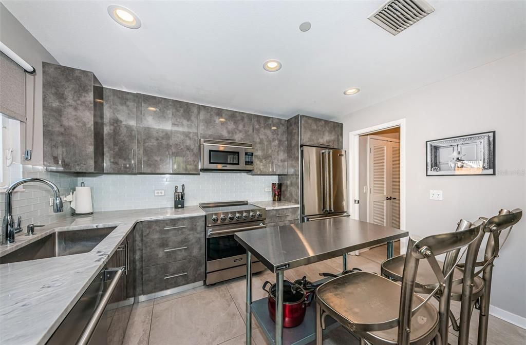 For Sale: $735,000 (2 beds, 2 baths, 1515 Square Feet)