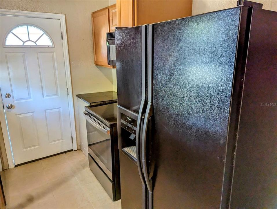 For Rent: $2,379 (3 beds, 1 baths, 862 Square Feet)
