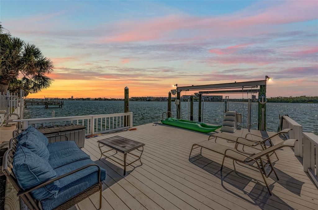 For Sale: $1,599,000 (3 beds, 2 baths, 2282 Square Feet)