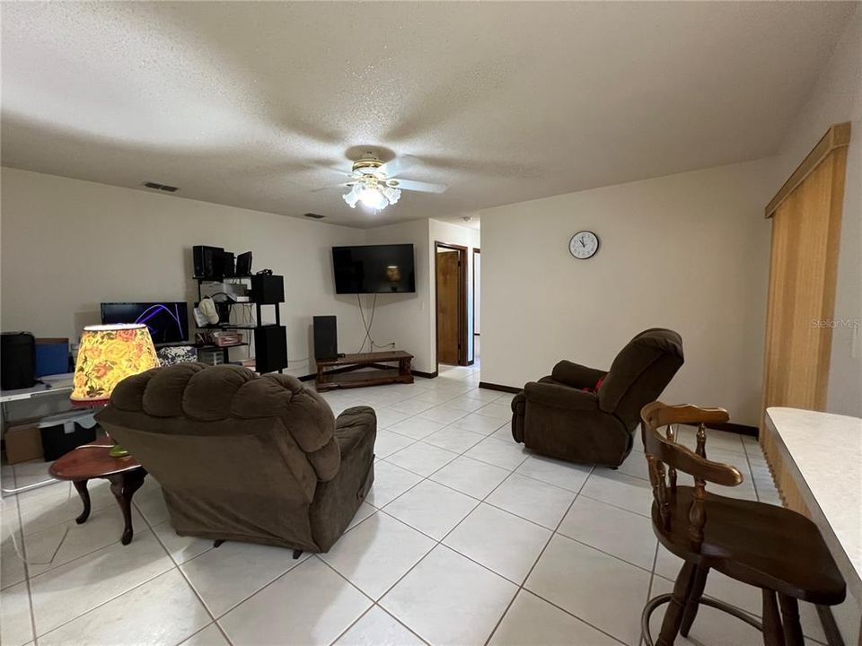 For Sale: $375,000 (3 beds, 2 baths, 1574 Square Feet)