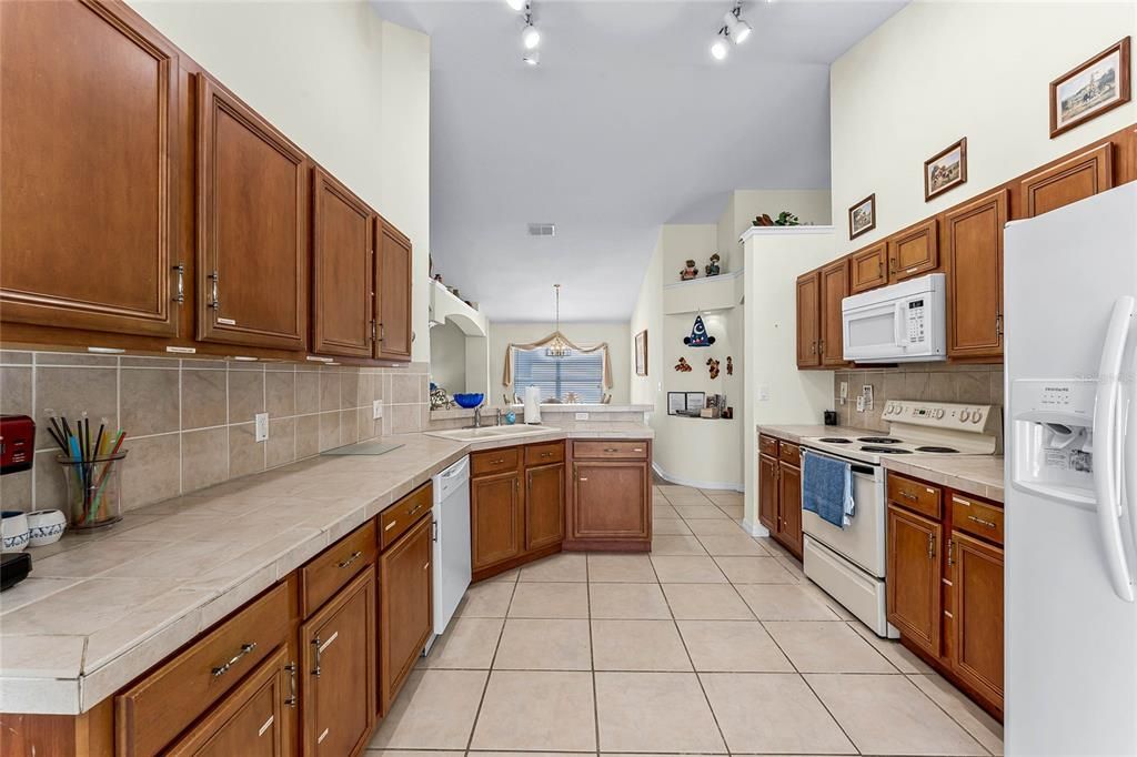 For Sale: $435,000 (4 beds, 2 baths, 1822 Square Feet)