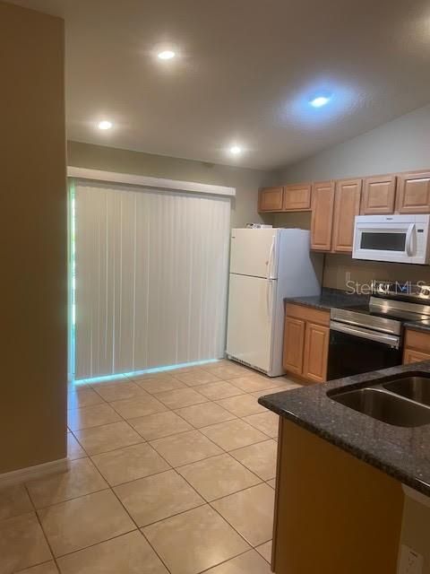 For Rent: $1,550 (3 beds, 2 baths, 1208 Square Feet)