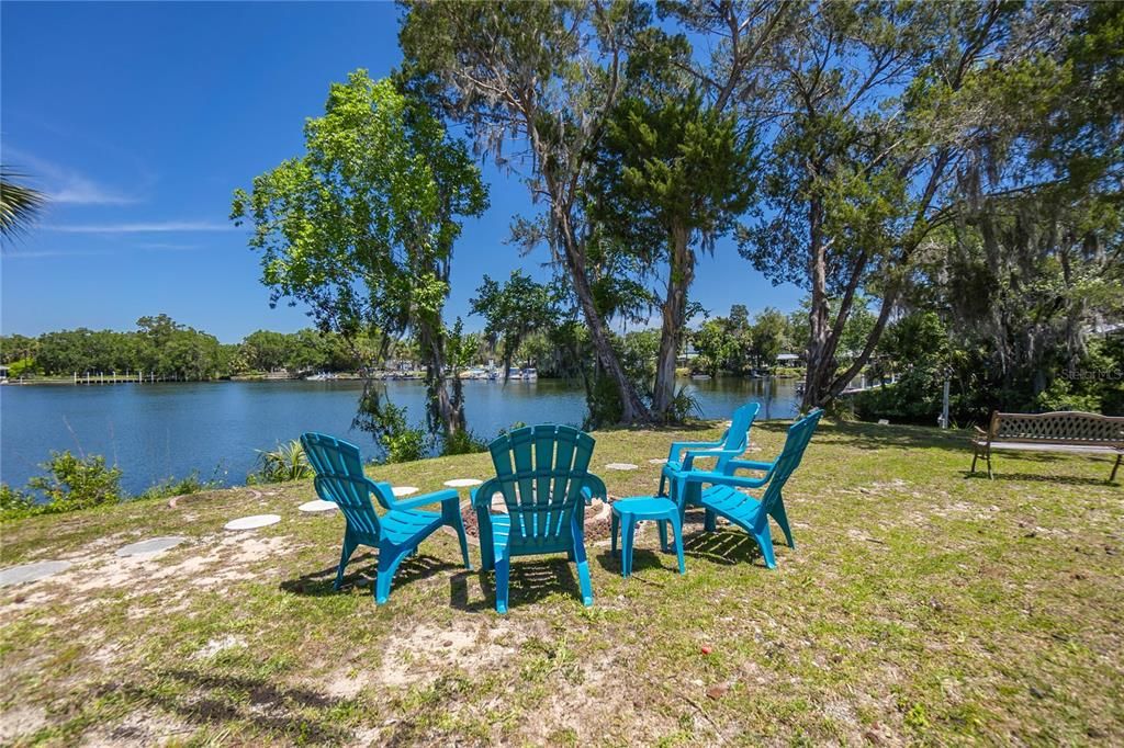 For Sale: $895,000 (3 beds, 2 baths, 1224 Square Feet)