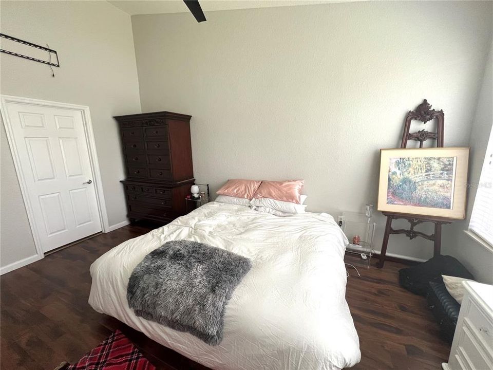 For Rent: $2,400 (3 beds, 2 baths, 1864 Square Feet)