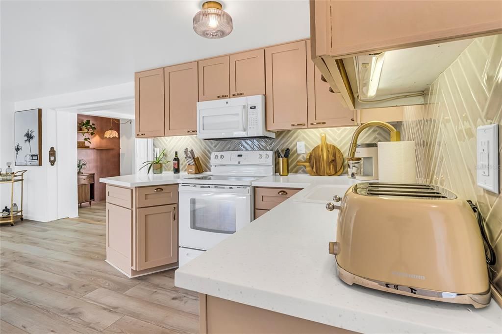 Active With Contract: $415,000 (2 beds, 2 baths, 1680 Square Feet)