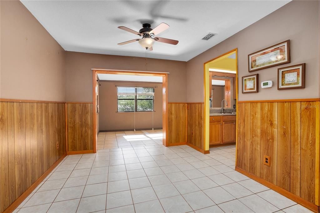 For Sale: $359,900 (3 beds, 2 baths, 1689 Square Feet)