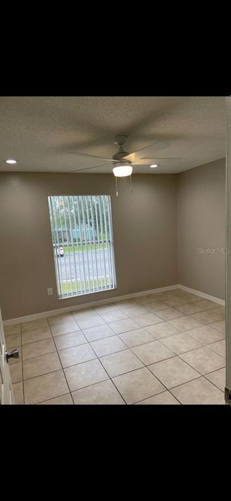 For Rent: $1,325 (1 beds, 1 baths, 643 Square Feet)