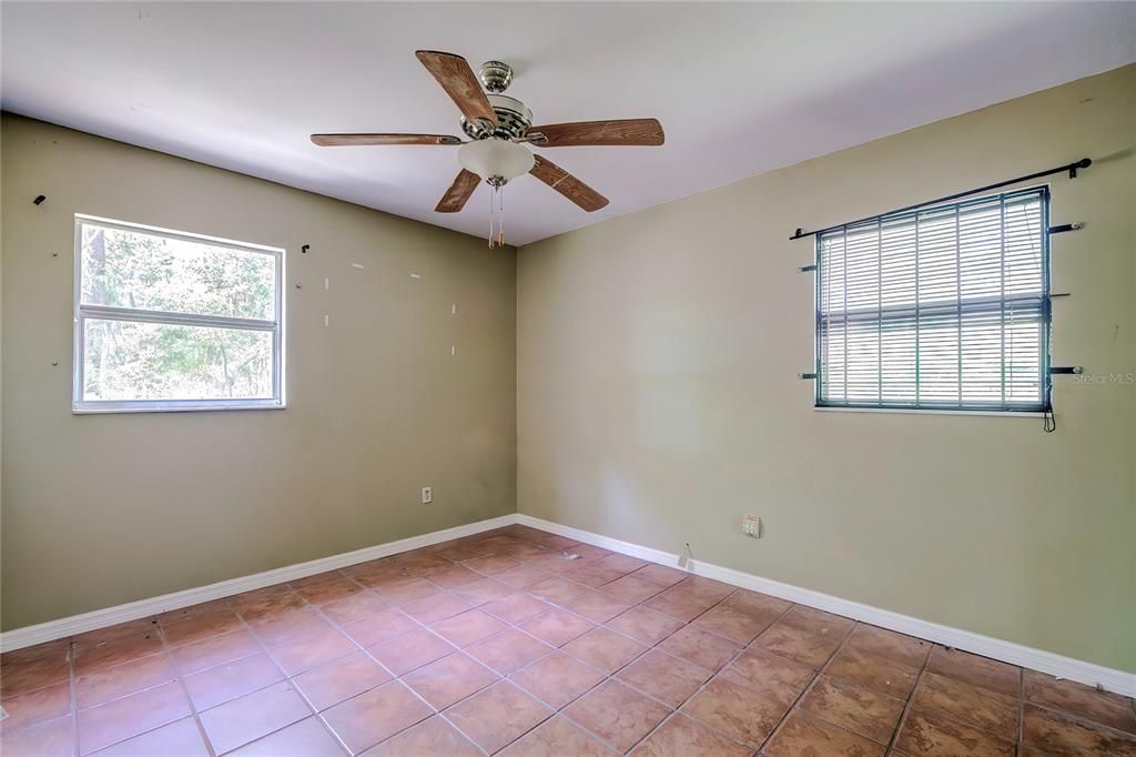 Active With Contract: $275,000 (3 beds, 1 baths, 1329 Square Feet)