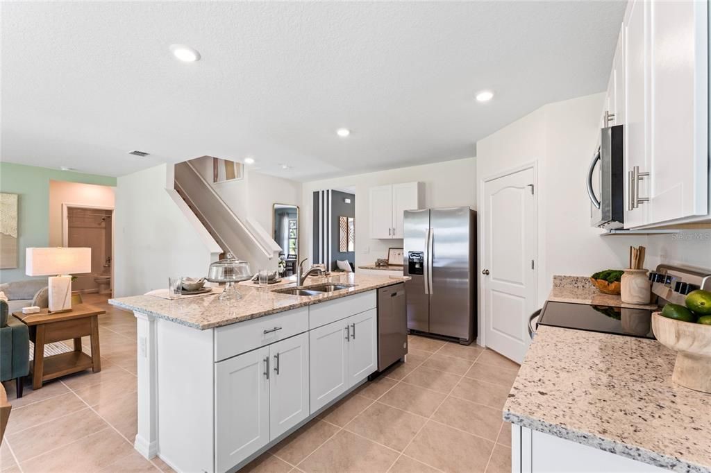 Active With Contract: $480,870 (5 beds, 3 baths, 2601 Square Feet)