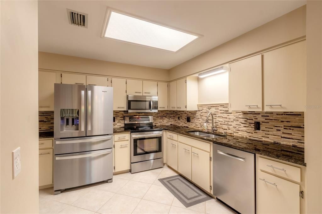 For Sale: $449,980 (2 beds, 2 baths, 1776 Square Feet)