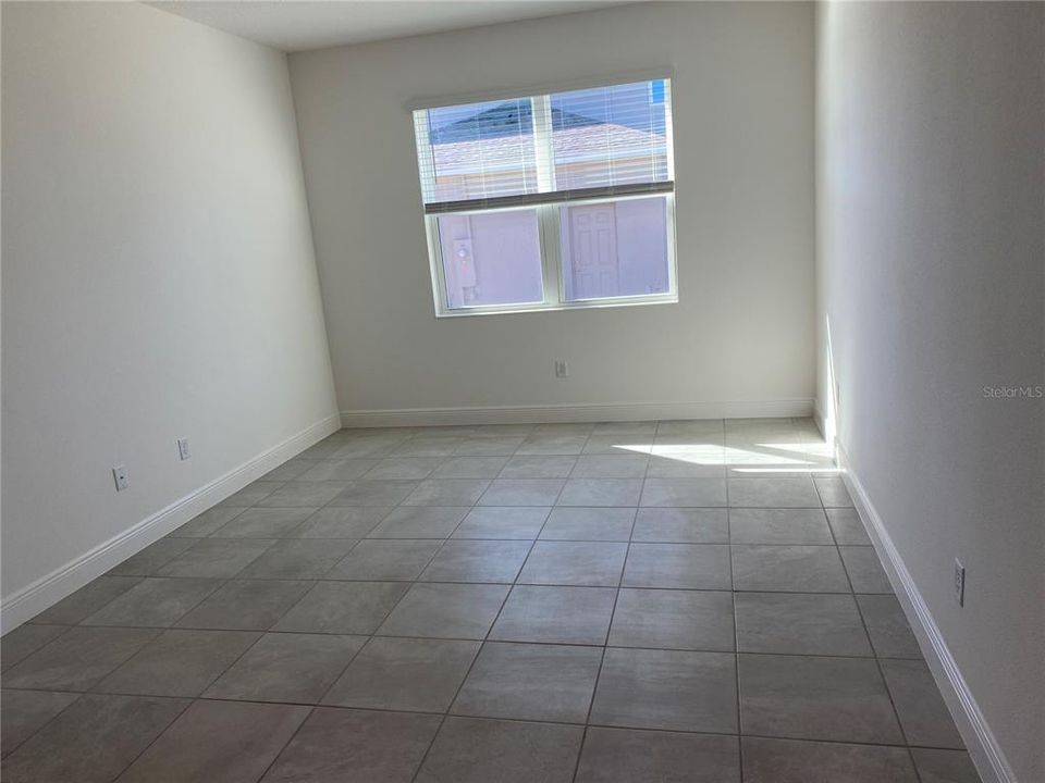 For Rent: $2,750 (4 beds, 2 baths, 2094 Square Feet)