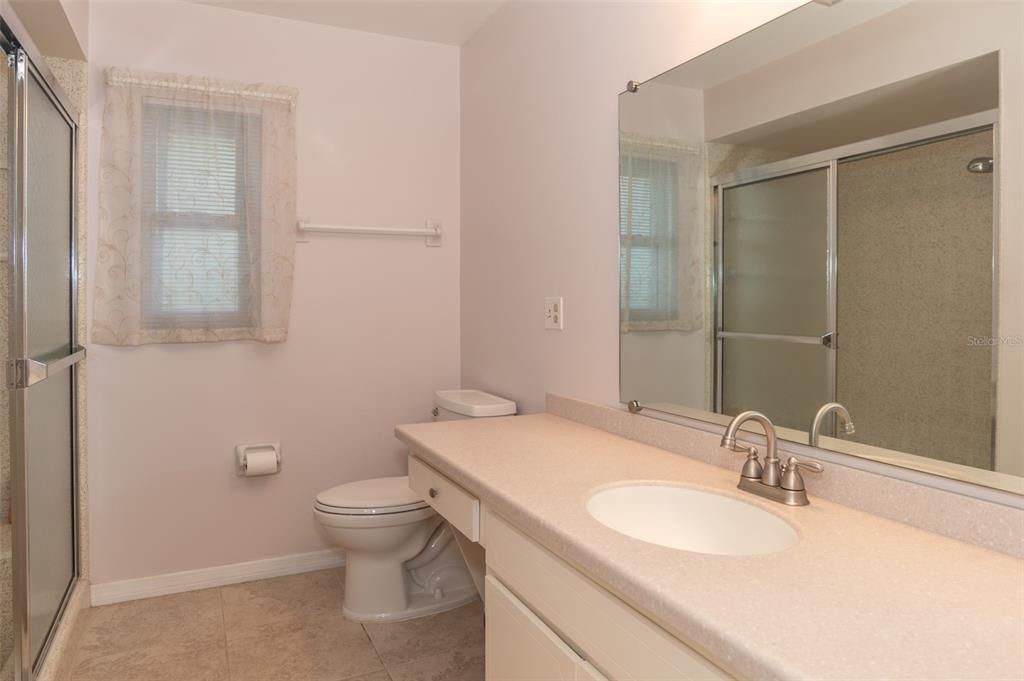 For Sale: $329,000 (2 beds, 2 baths, 1402 Square Feet)